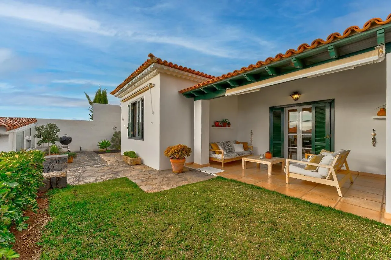 Charming Villa With Private And Heated Pool Costa Adeje  Spanje