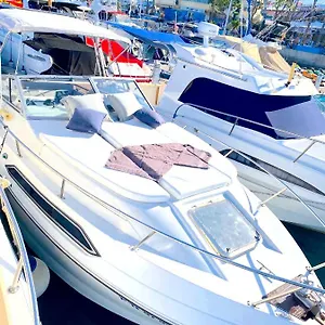 Barco Sihnny - Puerto Colon Botel