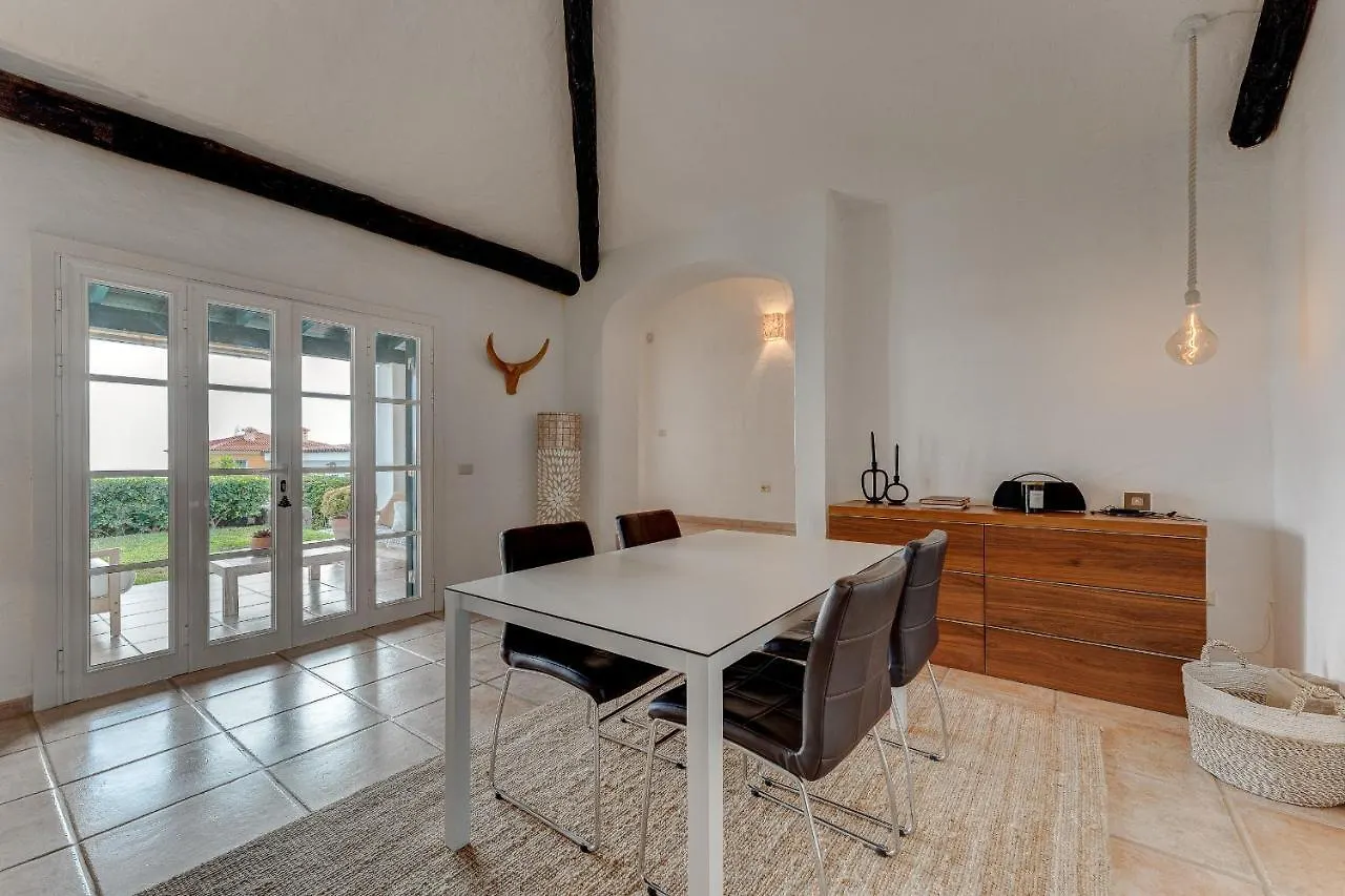 Charming Villa With Private And Heated Pool Costa Adeje  0*, Costa Adeje (Tenerife)